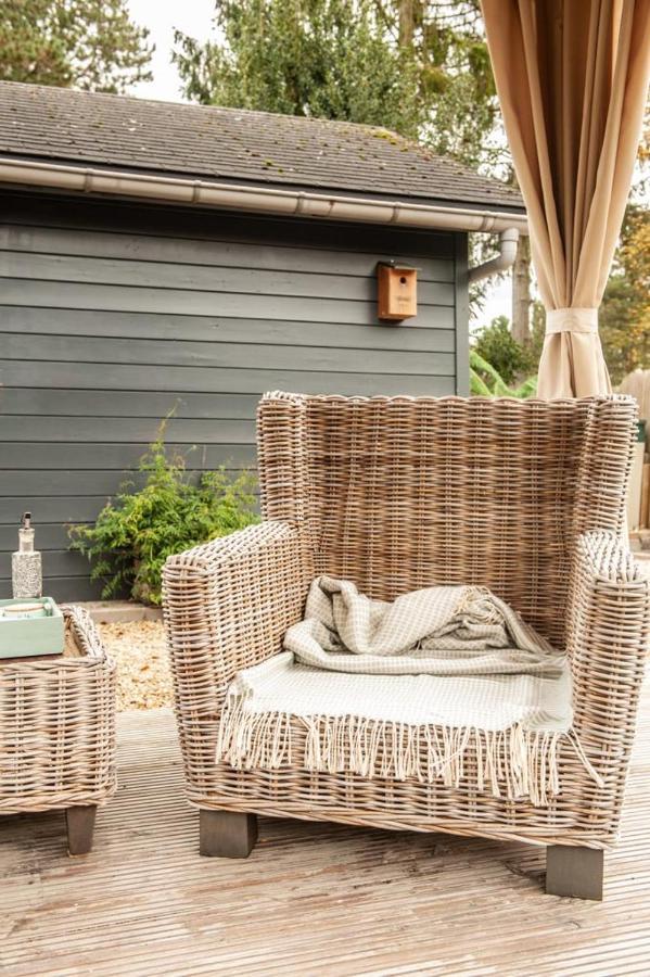 Prachtige Chalet Wabi Sabi Aan Het Water! Geel Exterior photo