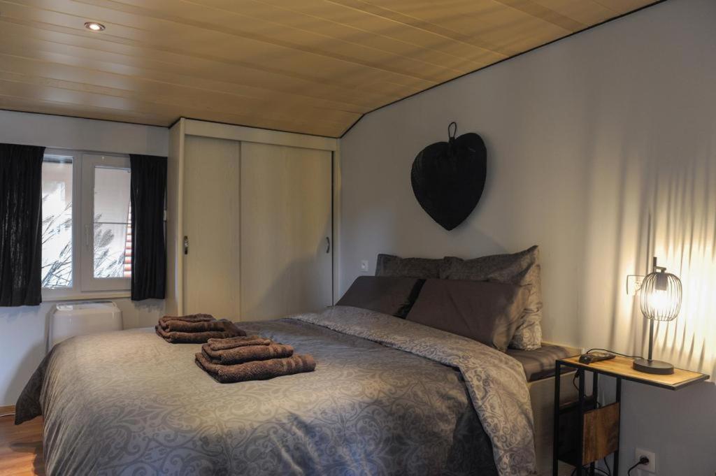 Prachtige Chalet Wabi Sabi Aan Het Water! Geel Exterior photo